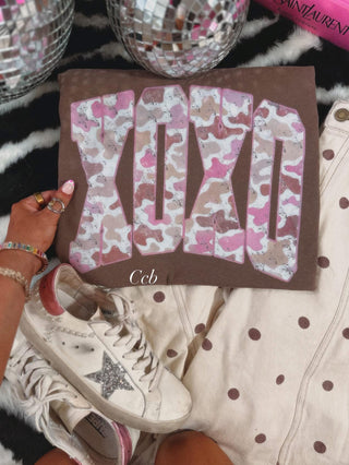 Neutral Pink Camo Xoxo graphic