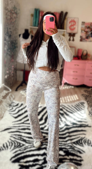 The CCB exclusive Seamless Buttery soft yoga pants in light camo READY TO SHIP