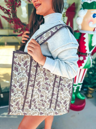 BIRDIE PREORDER Quilted Tote Bag in Duck camo