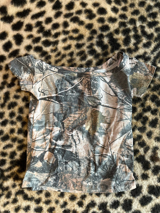 Camo baby tee crop | size small | baileys closet