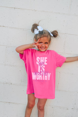 She is worthy | Kids graphic