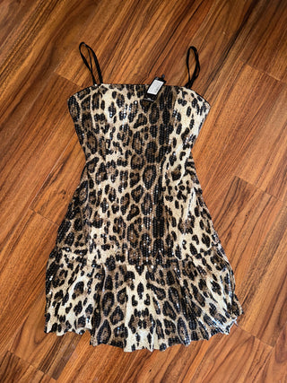 Leopard sequin newest tags dress baileys closet size 6