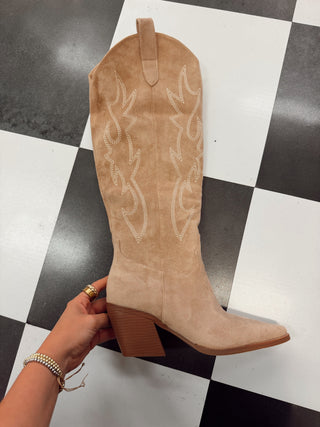 BAILEYS CLOSET / size 7 suede knee high boots